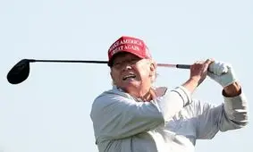 ترامپ برنده جام گلف در باشگاه خود شد/ عکس

