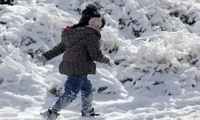 بارش برف برخی مدارس استان اصفهان را غیرحضوری کرد

