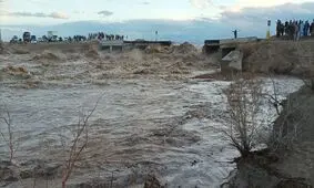 سیل در شرق کرمان و تلاش برای دسترسی به برخی روستاهای در محاصره آب/ ویدئو