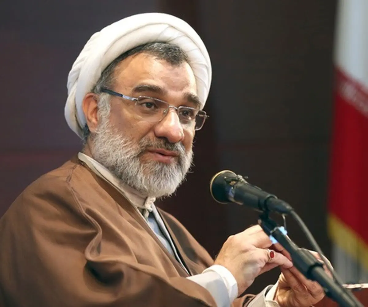 باید موضوع حجاب و عفاف را از حالت دولتی خارج کنیم و به آن جنبه مردمی بدهیم