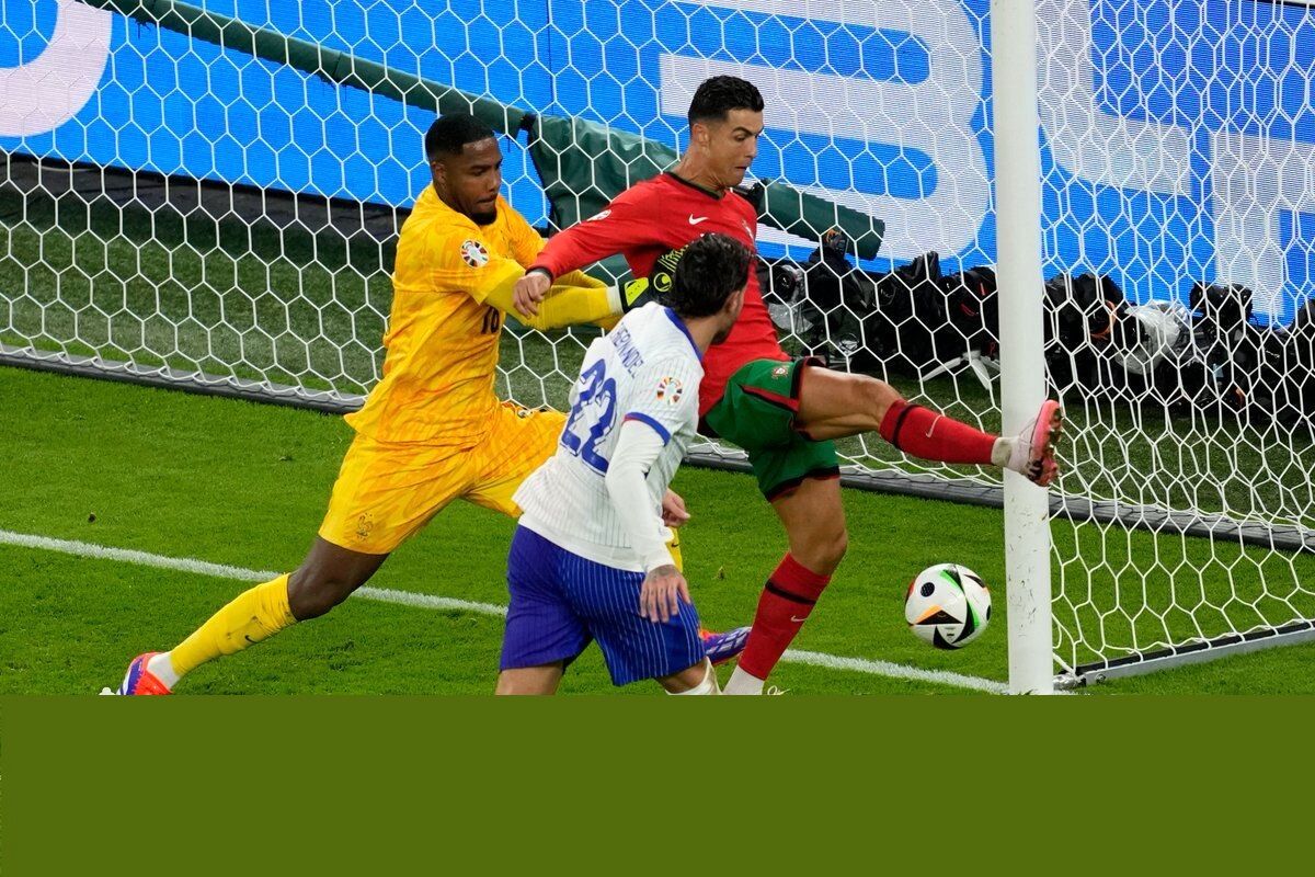 حسرت برای رونالدو/ دوستنداشتنیترین فرانسه به نیمهنهایی رسید