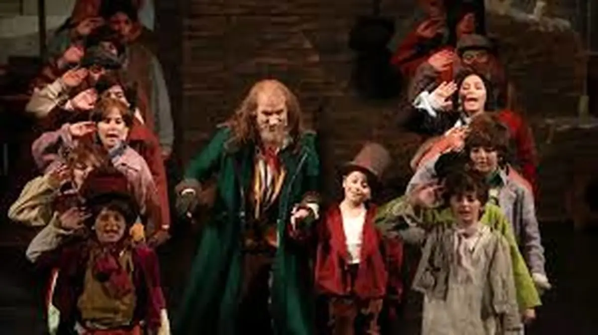 حرکات بهنوش طباطبایی و هوتن شکیبا در پشت صحنه/ ویدئو 