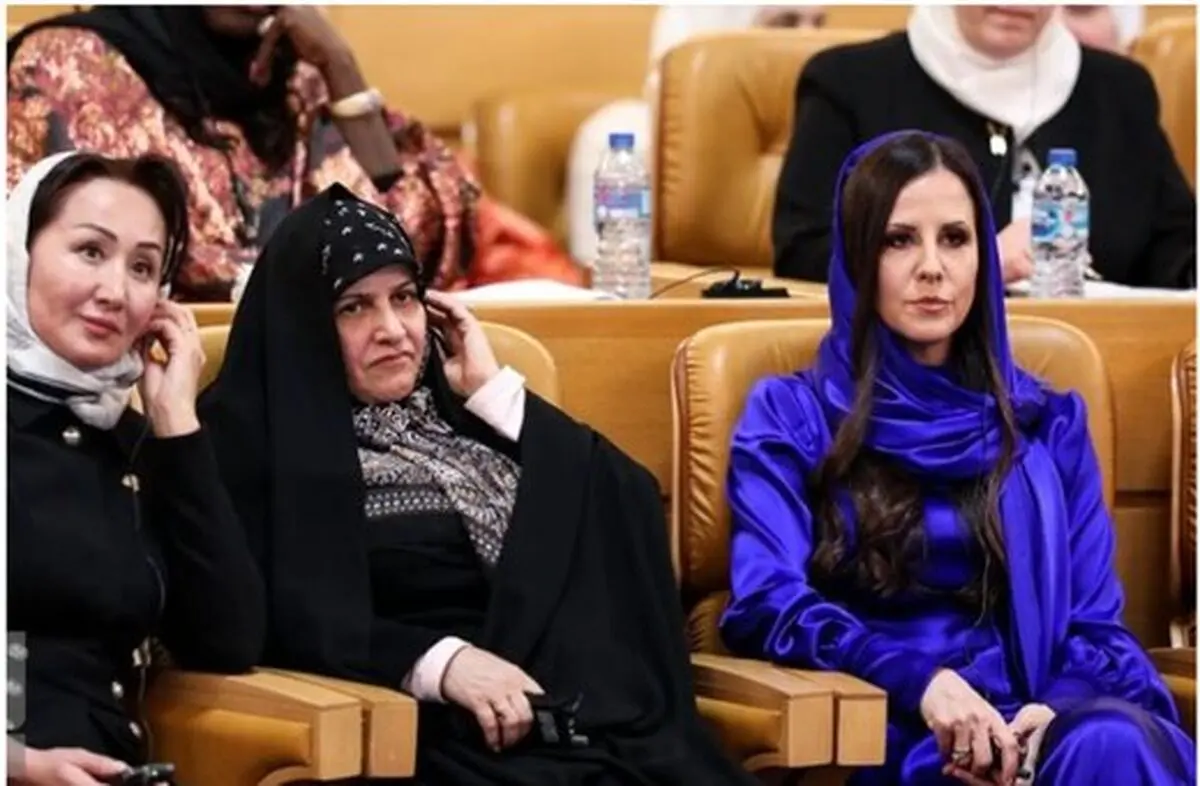 حاشیه های همایش زنان تاثیرگذار؛ مهمانی که در حاشیه همایش «یه قل و دوقل » بازی کرده چه تاثیر گذاری دارد؟ زن رئیس جمهوری که از کشورش فرار کرده چطور؟