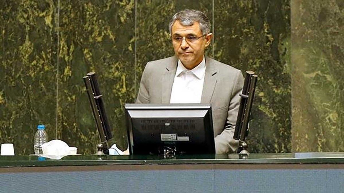 مردم کمکم دیگر به نمایندگان مجلس اعتماد نمی کنند