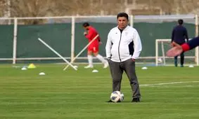 قلعه‌نویی: انتقاد از حریفان تیم‌ ملی فوتبال از روی دشمنی است

