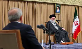 لحظاتی از گفتگوی خصوصی پزشکیان با رهبر انقلاب/ پنجره متفاوتی به دیدار رئیس‌جمهور و هیئت وزیران با رهبری/ ویدئو