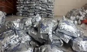 توقیف ۱۰۰ کیلوگرم شیشه توسط مرزبانان هنگ تایباد