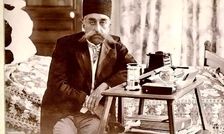 سفر در زمان؛ خاطرات مظفرالدین‌شاه: امشب عید مولود ماست؛ حاجب‌الدوله خبر برف و بارندگی تبریز را عرض کرده بود که ان‌شاءالله اسباب ارزانی و فراوانی خواهد بود 