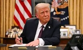 یک سال زندان برای آتش زدن پرچم آمریکا؛ ترامپ فرمان اجرایی را امضا کرد/ ویدئو

