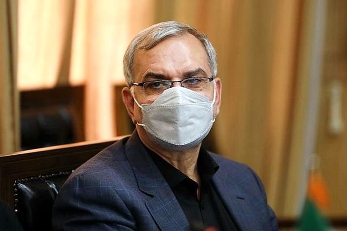 وزیر بهداشت: کاهش استفاده از ماسک و حضوری شدن آموزش ها ابتلا به آنفلوانزا را افزایش داده‌است