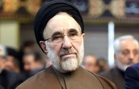 تمرین عمامه پیچی سید محمد خاتمی