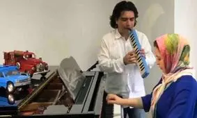 اجرای قطعه گل سنگم توسط مهراوه شریفی‌نیا و استاد سامان احتشامی/ ویدئو