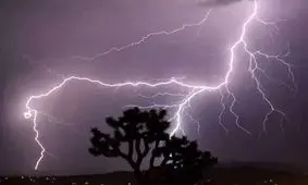 برخورد صاعقه در لنده 3 مصدوم بر جای گذاشت

