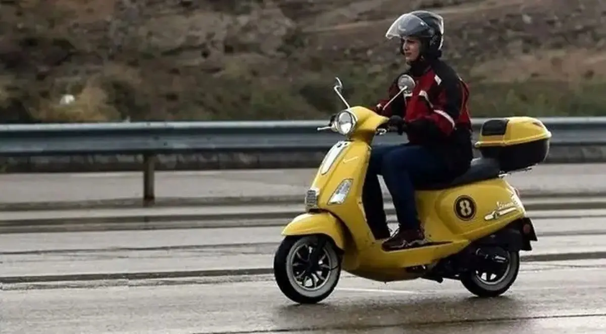 ابلاغ رسمی مصوبه صدور گواهینامه موتورسیکلت برای زنان/ عکس