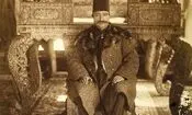  سفر در زمان؛ «حکیم نورمحمود» پزشک یهودی دربار ناصرالدین شاه در میان اعضای خانواده 