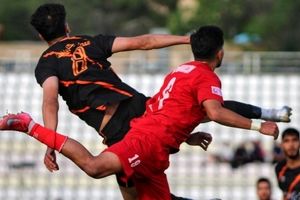 گسل طبقاتی عجیب در فوتبال ایران/ یک بازیکن لیگ برتری هم‌اندازه بودجۀ کامل یک تیم لیگ یکی!

