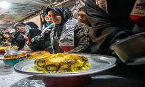 پویش قابلمه برگردان برای سرنگونی اسرائیل مقابل دانشگاه تهران/ عکس