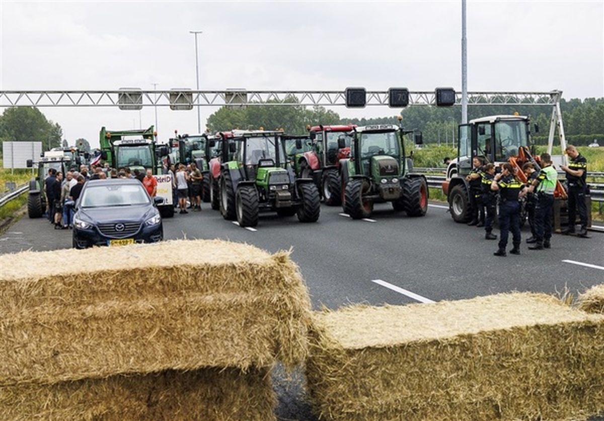 اعتراض کارگران و کشاورزان هلند به سیاست‌ های دولت به درگیری ختم شد
