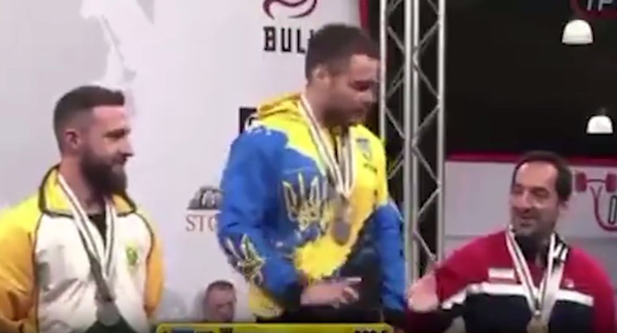 واکنش ورزشکار ایرانی به بی احترامی طرف اوکراینی روی سکوی قهرمانی!/ ویدئو