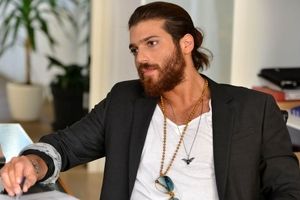 جان یامان بازیگر مشهور ترک و نامزدش در جشنواره ونیز/ تصاویر

