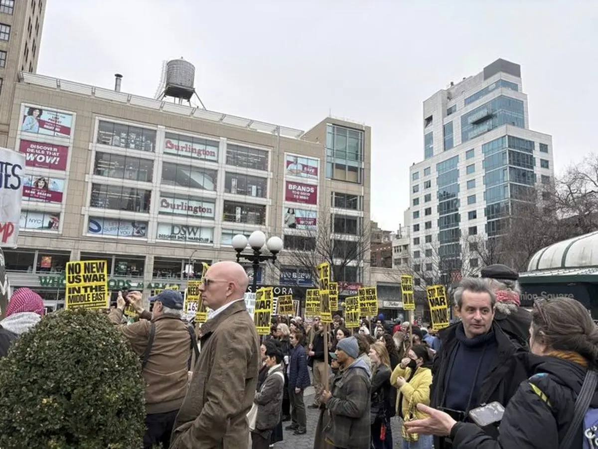 تجمع معترضان ضدجنگ در نیویورک علیه تجاوز به ایران