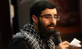 لحظه اعلام خبر درگذشت والده مداح معروف توسط حاج منصور ارضی/ ویدئو