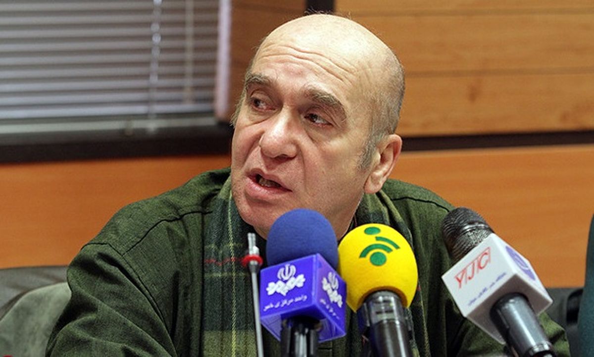 مدیریت و کنترلی روی تلویزیون نیست/ انگار سفره ای پهن شده که برخی دوستان استفاده میکنند