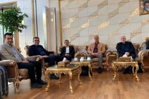 احمدی نژاد ایران را ترک کرد