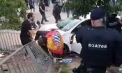 زیر گرفتن هواداران بازی اسپانیول - بارسلونا توسط راننده خانم/ ویدئو