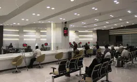 بازداشت مدیر و کارمند بانک به‌علت ارائه خدمات بانکی به زن بدون حجاب