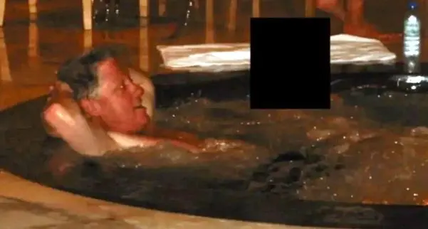  معرفی دختر ۱۴ ساله به ترامپ | بیل‌ کلینتون در استخر زنانه | چه کسی و چه چیزی در پرونده‌های اپستین وجود دارد؟ 