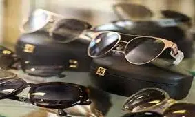 اپتومتریست ها و چشم پزشکان از اتحادیه عینک فروشان پروانه کسب بگیرند