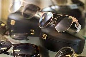 اپتومتریست ها و چشم پزشکان از اتحادیه عینک فروشان پروانه کسب بگیرند