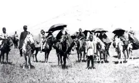  سفر به عصر قاجار؛ رقاص‌ها در سرخه‌حصار و ژست متفاوت انیس‌الدوله