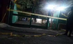 متهمان قتل داریوش مهرجویی و وحیده محمدی‌فر در خودروی پلیس/ ویدئو