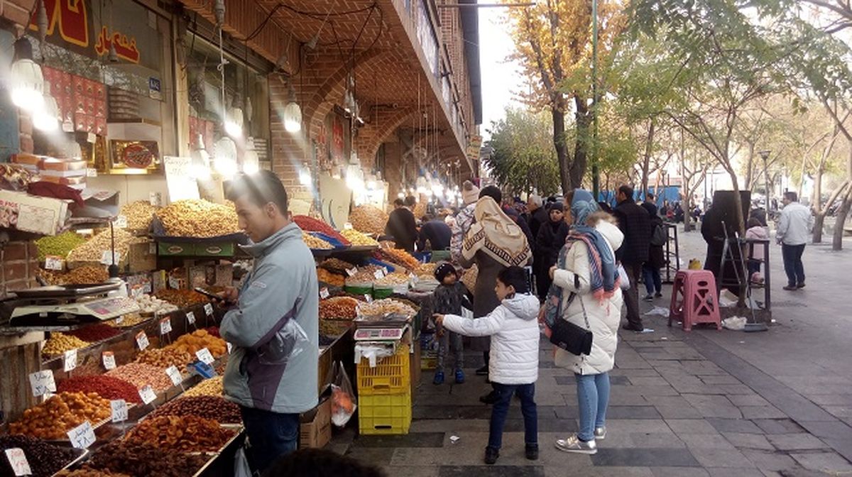 پیشنهاد یک روزنامه به حامیان دولت: سری به بازار بزنید تا ببینید ادعای رونق بازار درست نیست