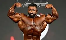 کری‌خوانی دیشب هادی چوپان در کنفرانس خبری مسترالمپیا ۲۰۲۵/ ویدئو