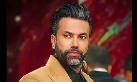 رونمایی علیرضا نیکبخت از استایل جدیدش/ ویدئو