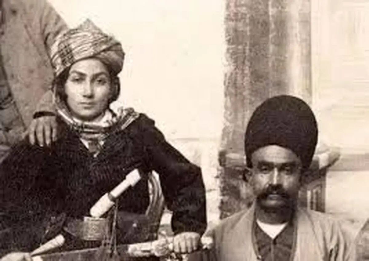 سفر در زمان؛ عکس یادگاری «پسران رقاص» در دوران قاجار 