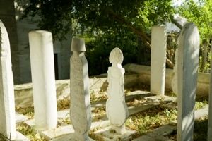  قبرستان های استانبول و نمادهایی که حتی ترکیه ای ها هم معنایش را نمی دانند/ ویدئو

