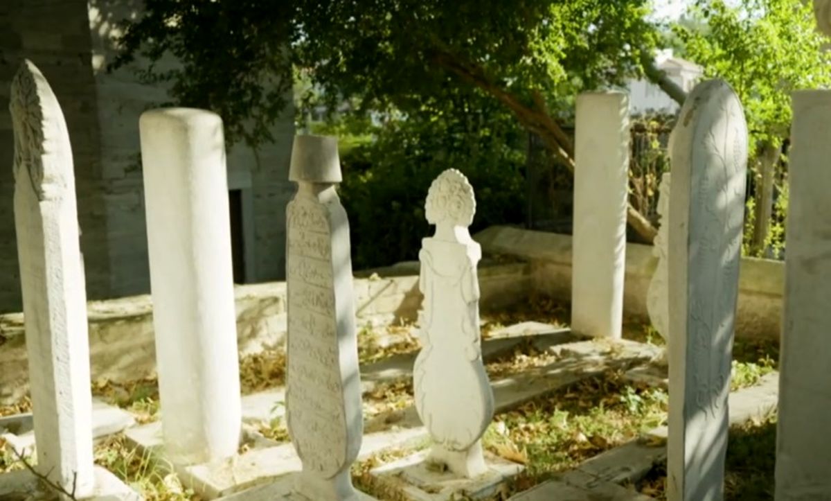 قبرستان های استانبول و نمادهایی که حتی ترکیه ای ها هم معنایش را نمی دانند/ ویدئو

