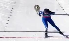 یک سگ از خط پایان المپیک عبور کرد