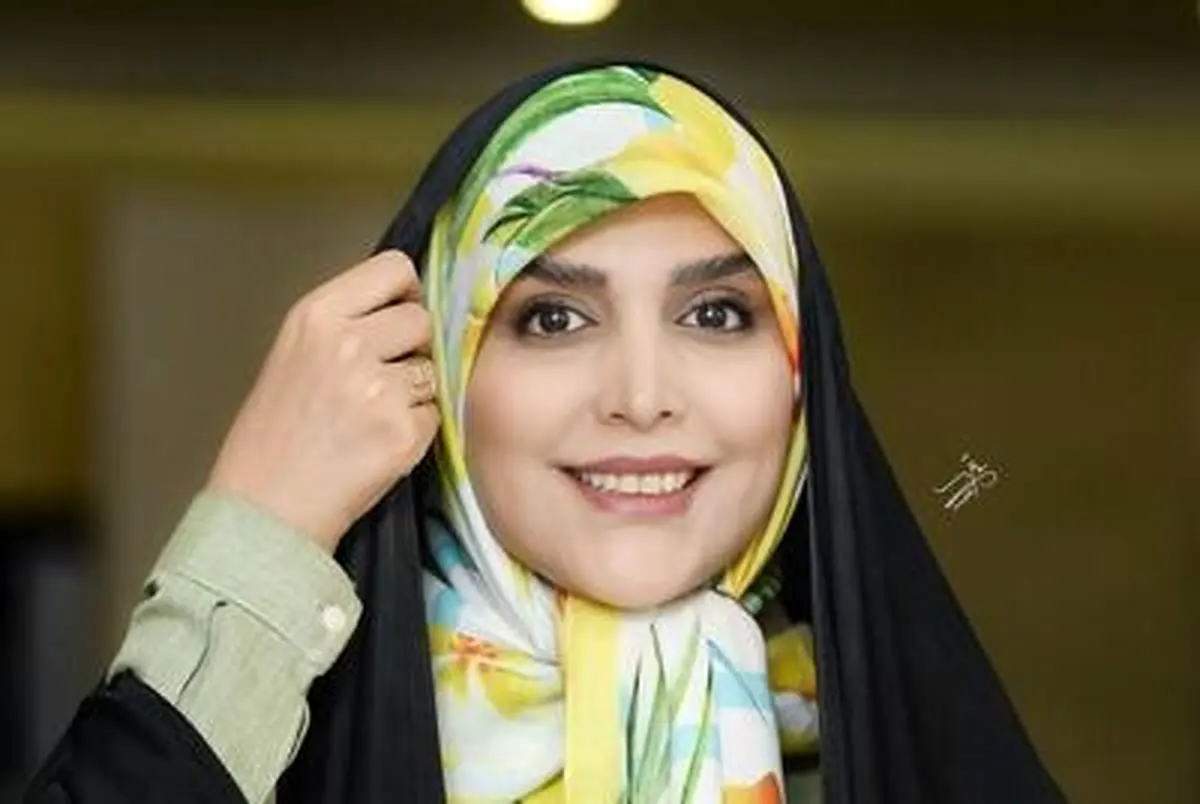 سفر در زمان؛ سلفی «مژده لواسانی و مهران مدیری» در پشت‌صحنه یک کنسرت 