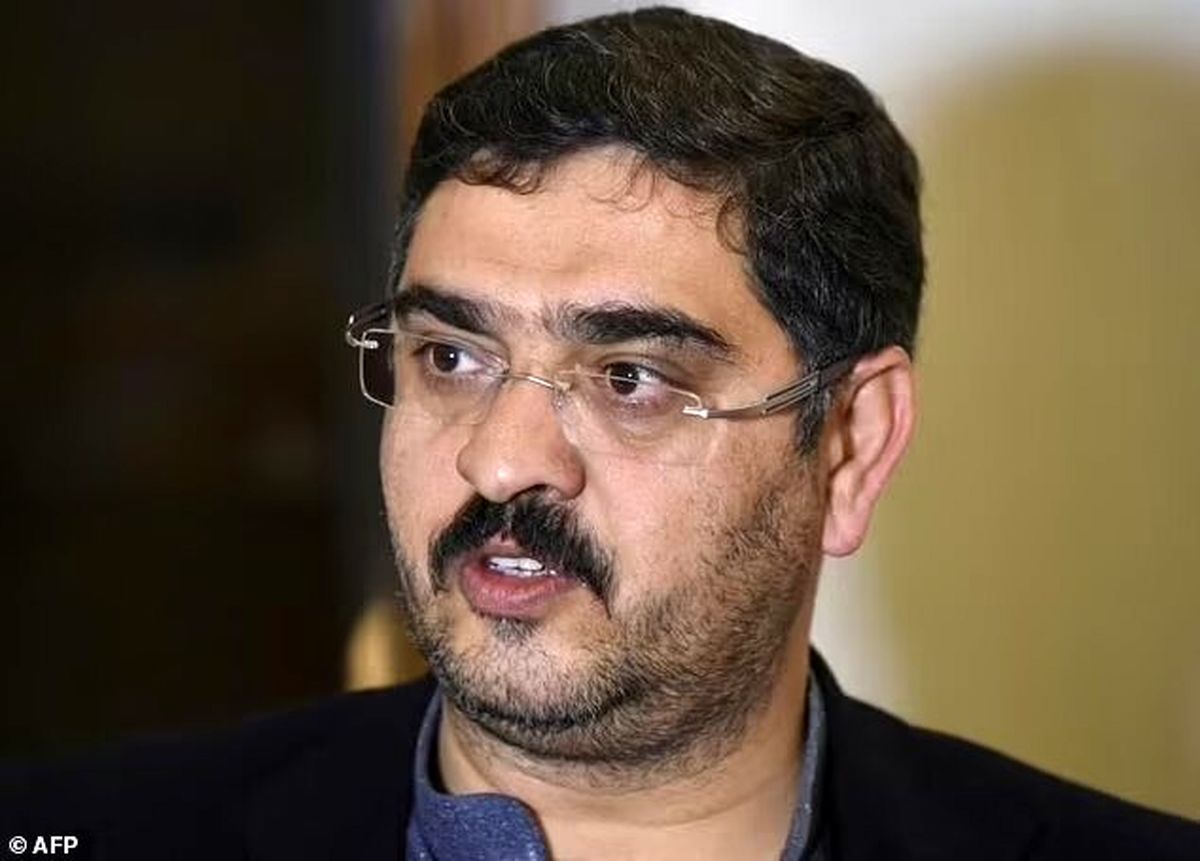 یک سناتور نه چندان مشهور، نخست وزیر موقت پاکستان می‌شود

