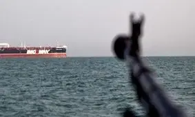 توقیف یک نفتکش حامل نفت قاچاق در خلیج فارس توسط سپاه

