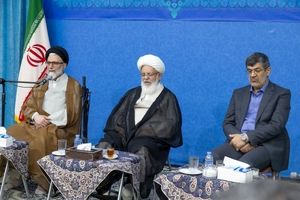 اتحاد ملت ایران باعث ناامیدی دشمنان شد/ مردم با شجاعت، استقامت و پایداری و غیرت توانستند از تمامیت ارضی کشور در مقابل جبهه گسترده دشمن دفاع کنند