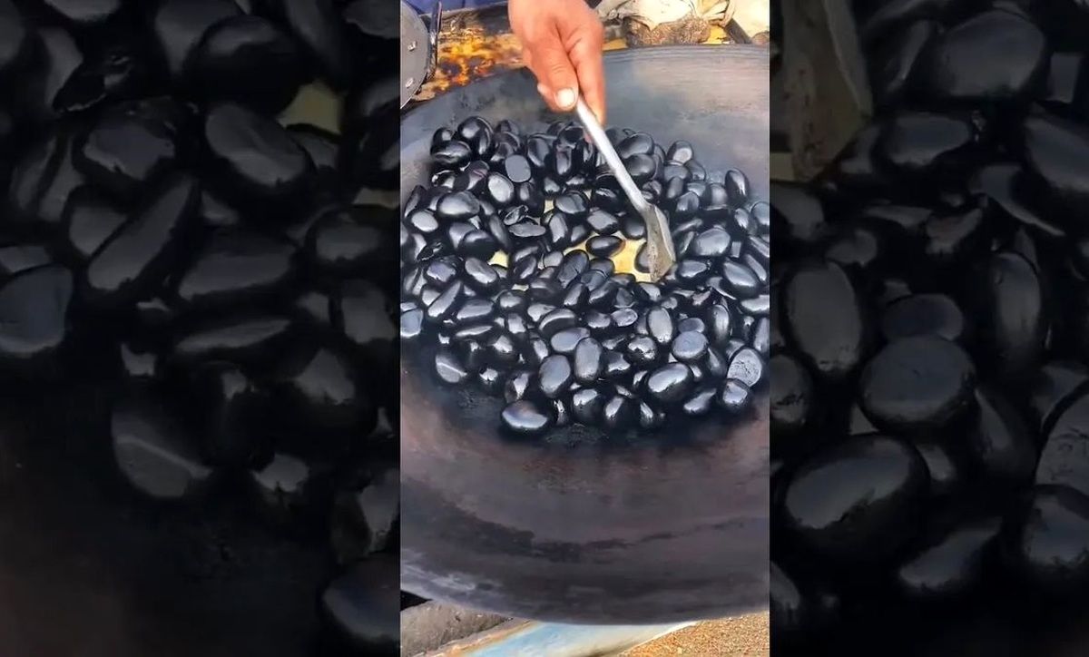 چینیها به چه شکلی نان سنگک میپزند/ ویدئو
