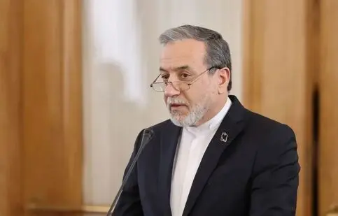 عراقچی: تقریبا همه پایگاه‌های آمریکا در منطقه با موشک‌ها و پهپاد‌های ایران از بین رفته‌اند/ ویدئو