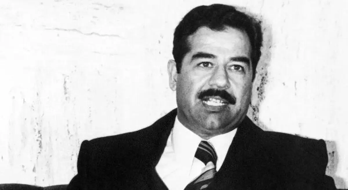 سفر در زمان: صدام در حال شلیک آرپی‌جی در طول جنگ با ایران؛ سال ۱۳۵۹