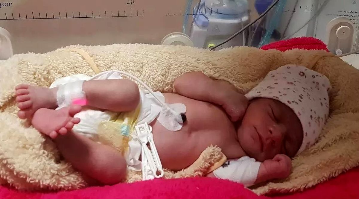 ۸ ساعت روی خاک/ ماجرای نوزاد رها شده در ساختمان نیمه کاره حوالی بیمارستان صدوقی یزد